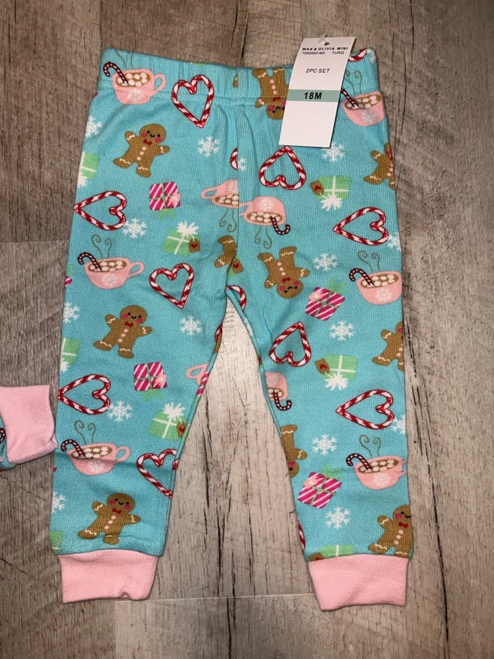 NEW Max & Olivia Mini Gingerbread Print Kids Pajama Set with Pink Socks